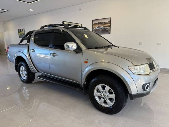 MITSUBISHI L200 TRITON 3.5 HPE 4X4 CD V6 24V FLEX 4P AUTOMÁTICO